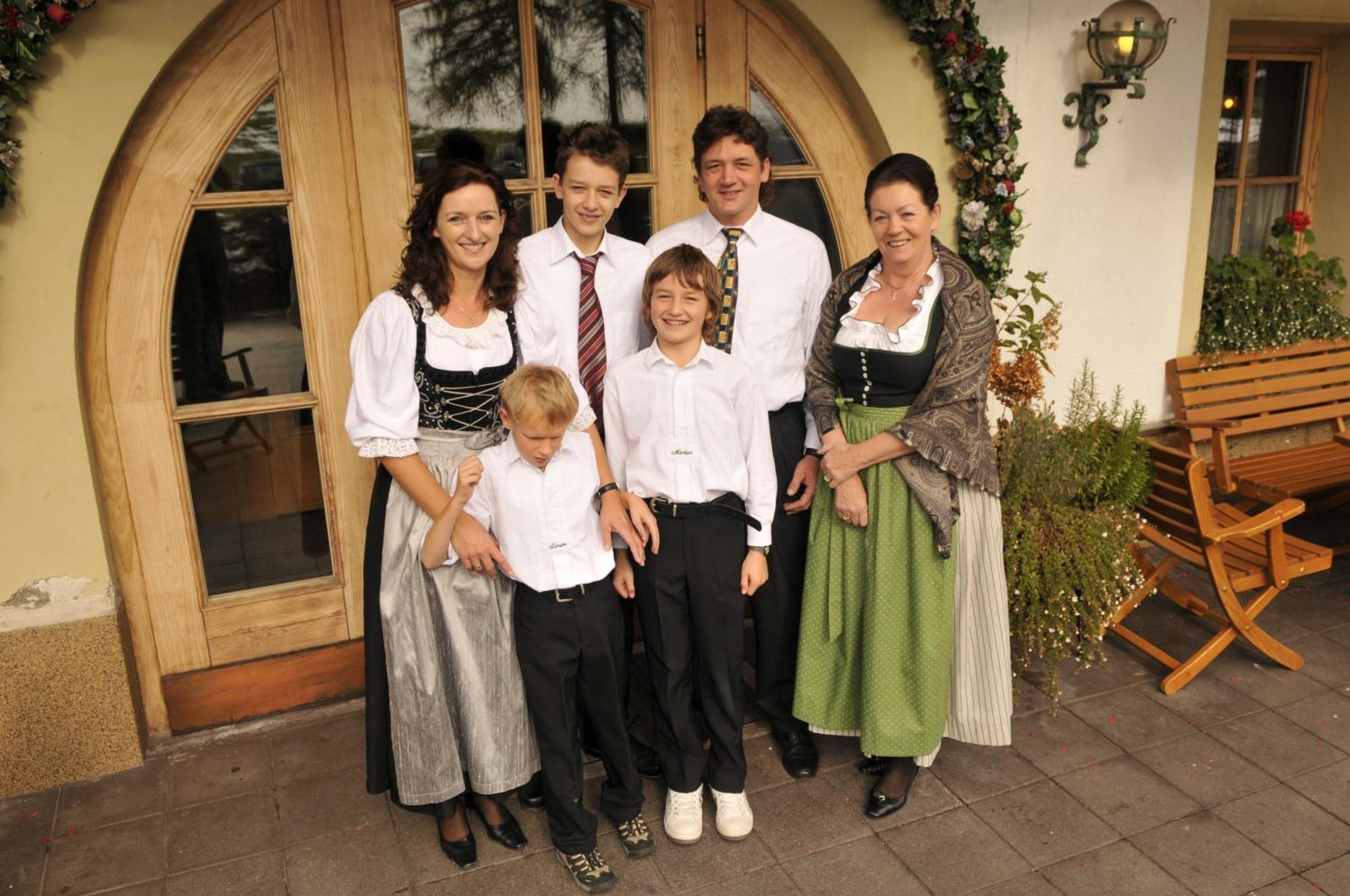 Landgasthof Dorferwirt Oberau Exterior photo